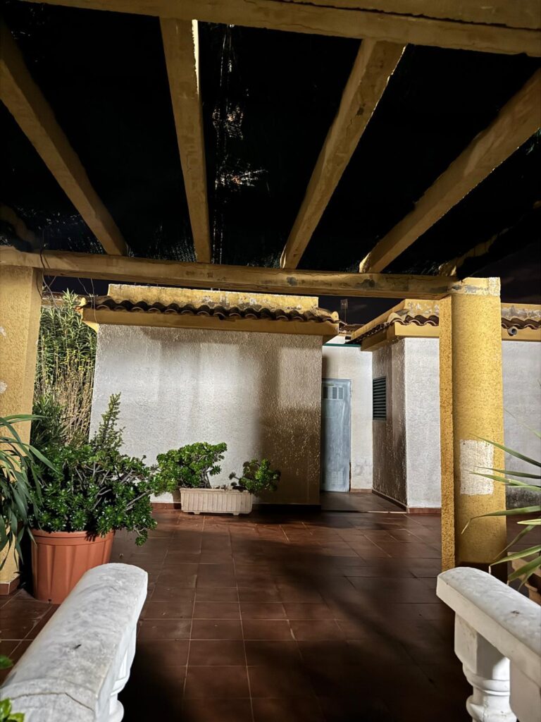 “Terraza privada de adosado en venta en Gran Alacant Alicante”